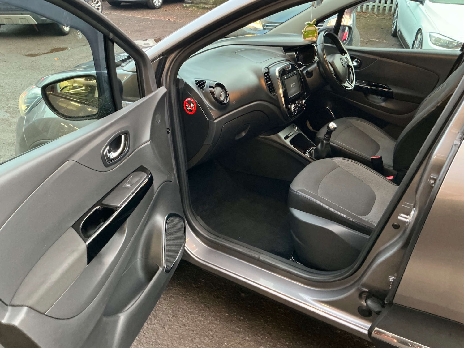 Used Renault Captur 2015 for sale - 76504453: Photo 23