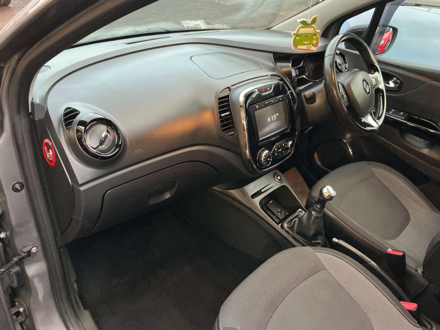 Used Renault Captur 2015 for sale - 76504453: Photo 25