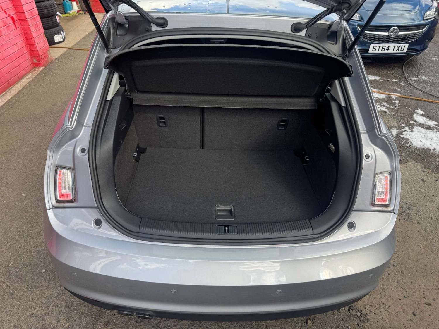 Vehicle 28