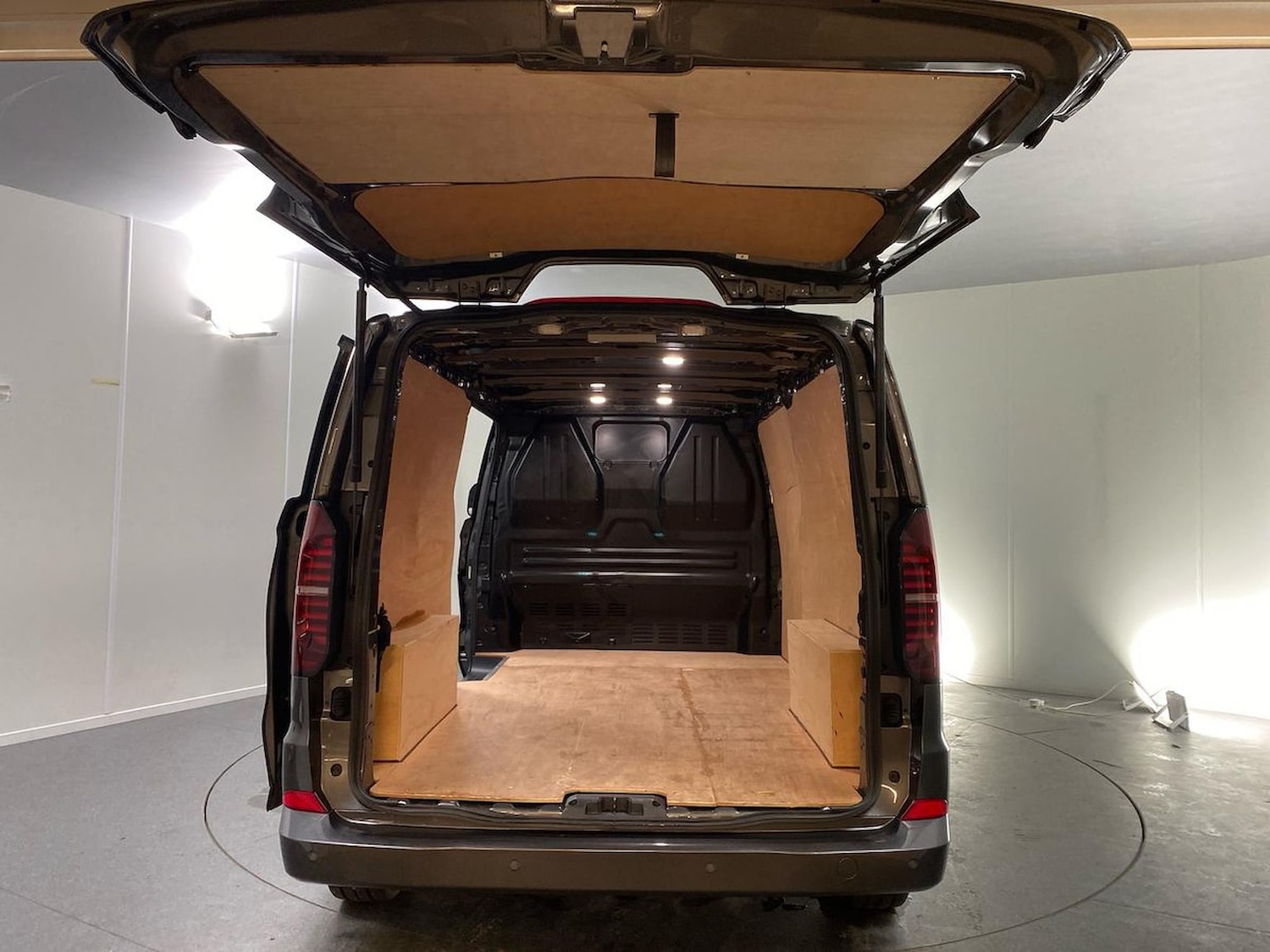 Used Volkswagen Transporter 2025 for sale - 78194541: Photo 32