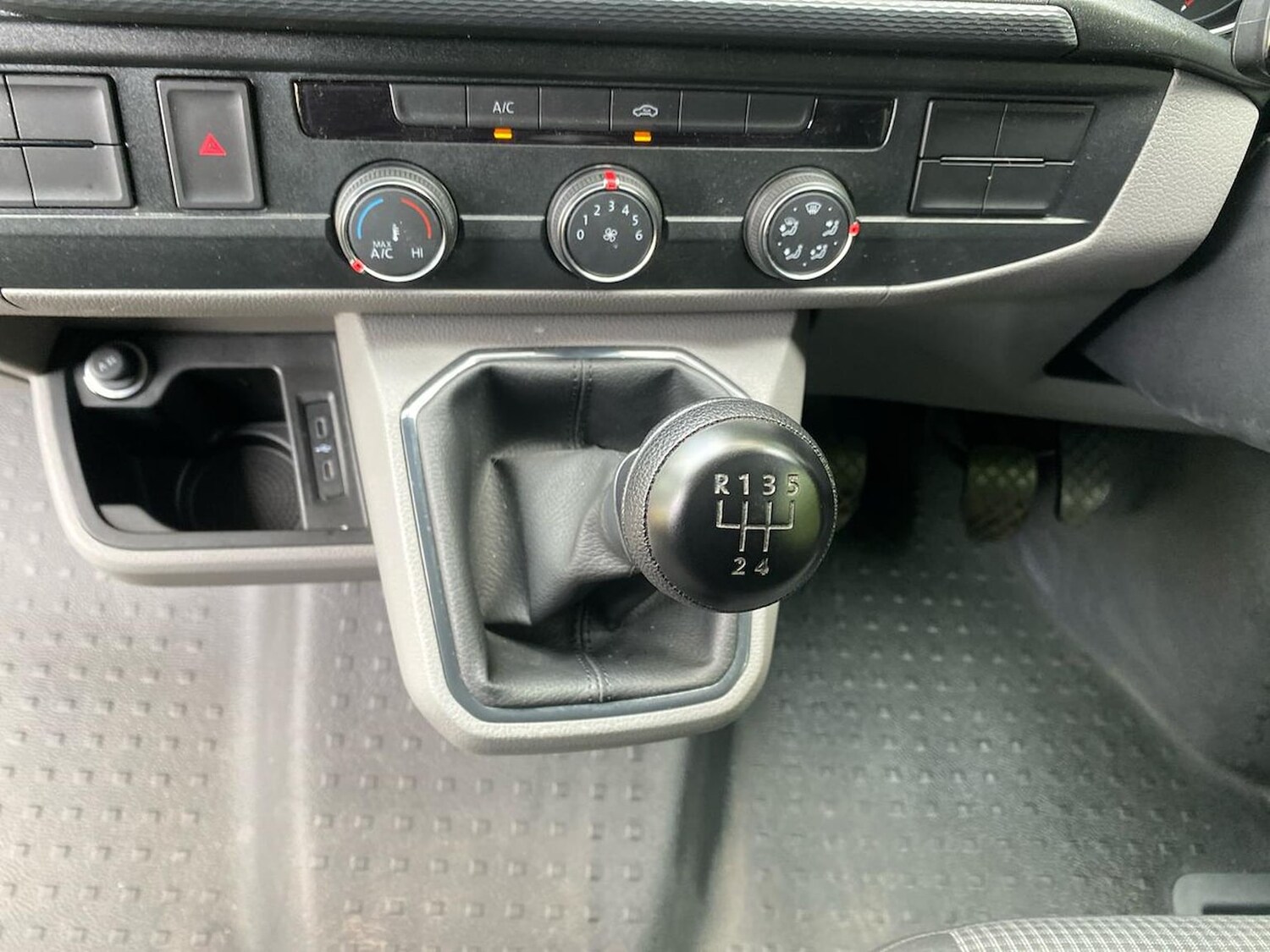 Used Volkswagen Transporter 2024 for sale - 77487558: Photo 13