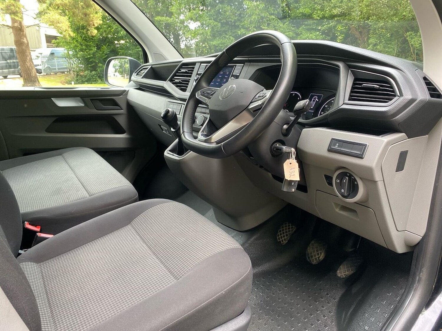 Used Volkswagen Transporter 2024 for sale - 77487558: Photo 15