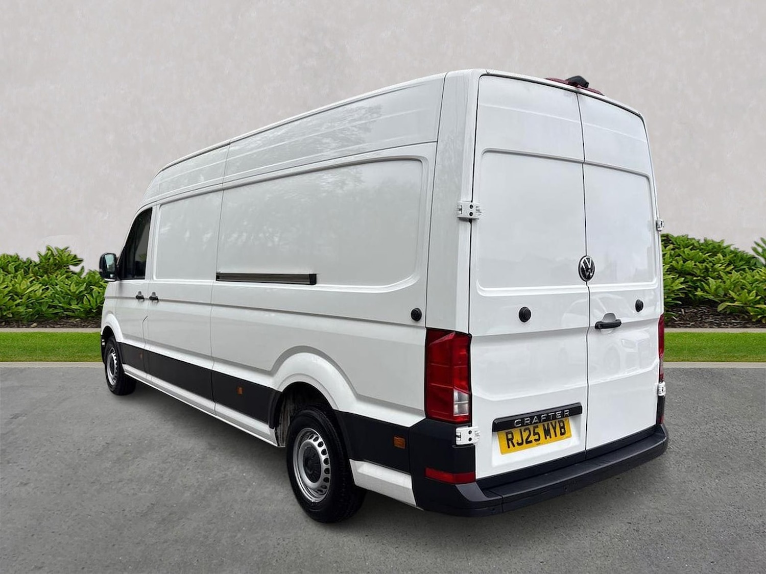 Used Volkswagen Crafter 2025 for sale - 78121872: Photo 2