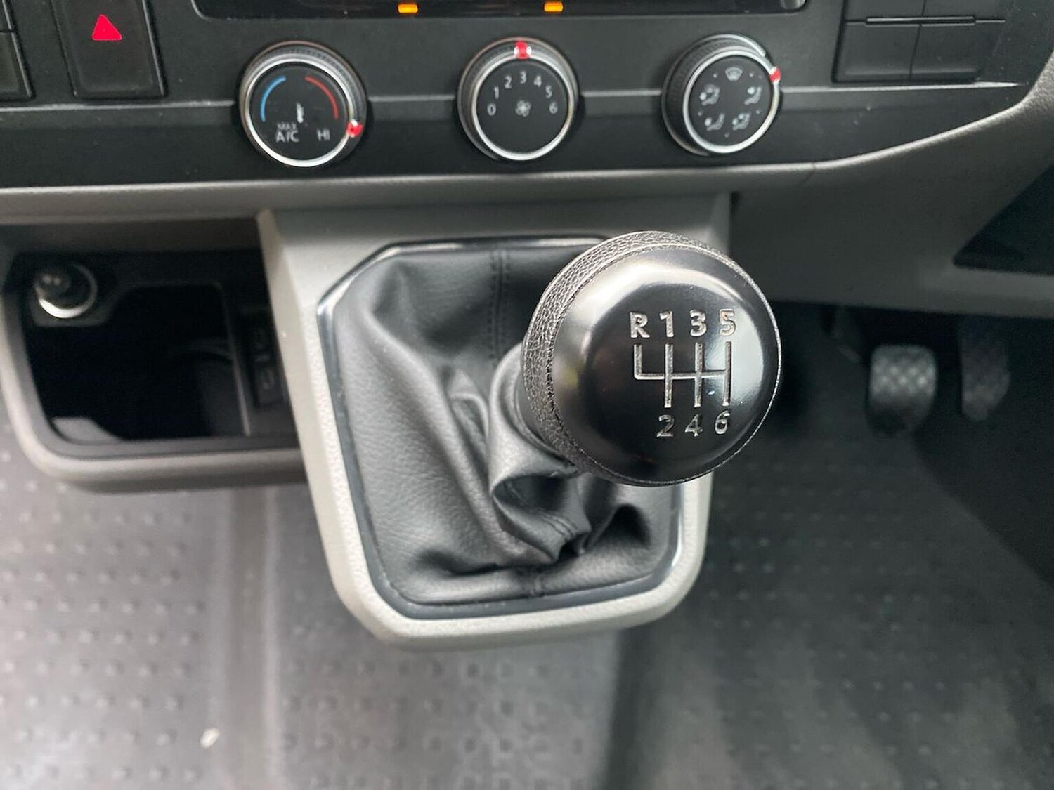 Used Volkswagen Transporter 2023 for sale - 76547685: Photo 13