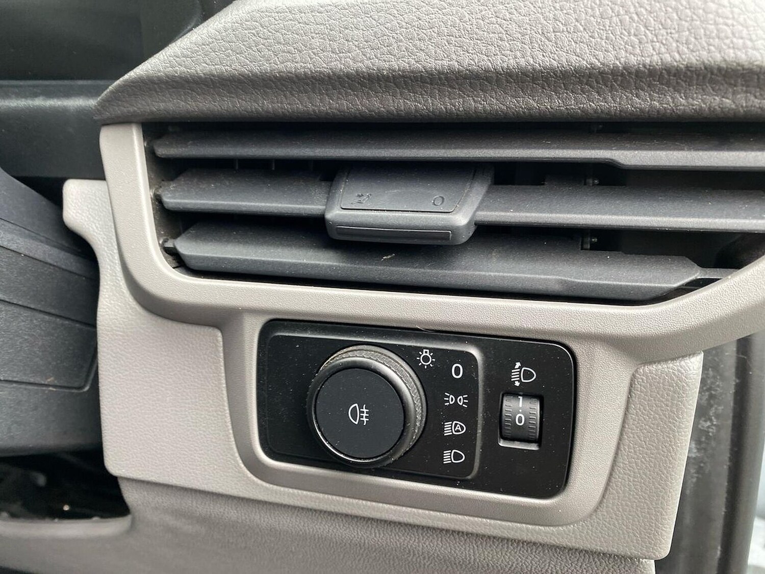 Used Volkswagen Transporter 2025 for sale - 76547686: Photo 28