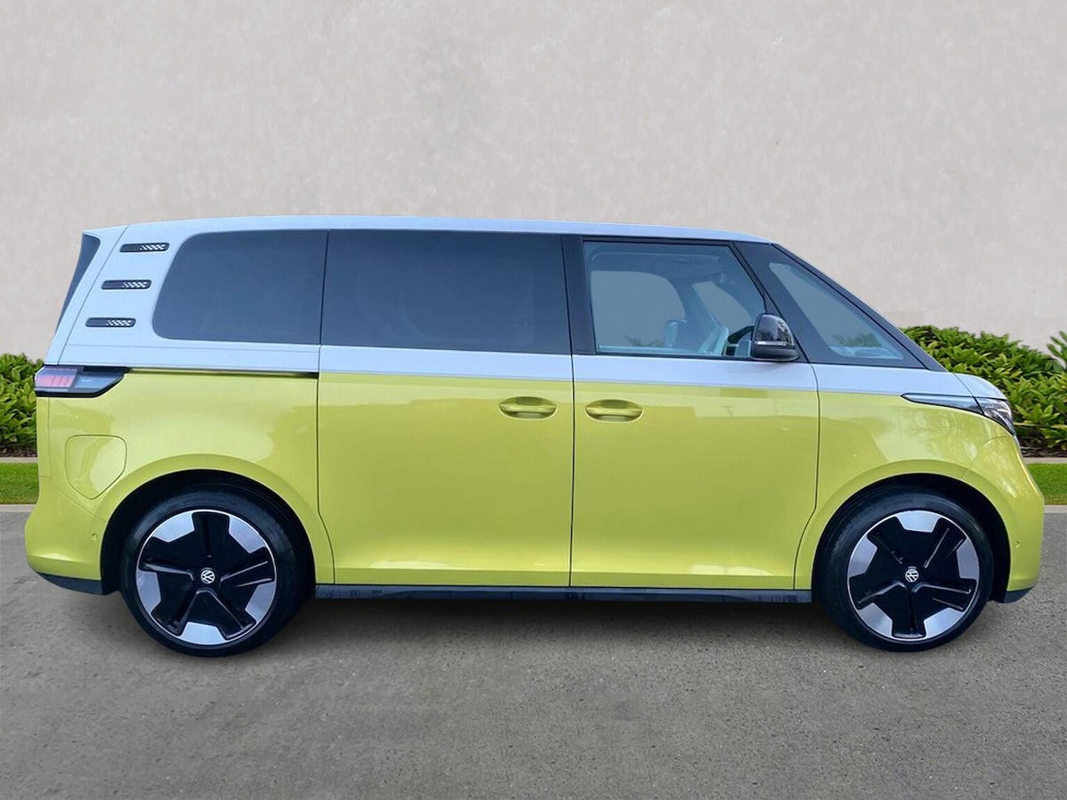 Used Volkswagen ID.Buzz 2024 for sale - 77487410: Photo 3