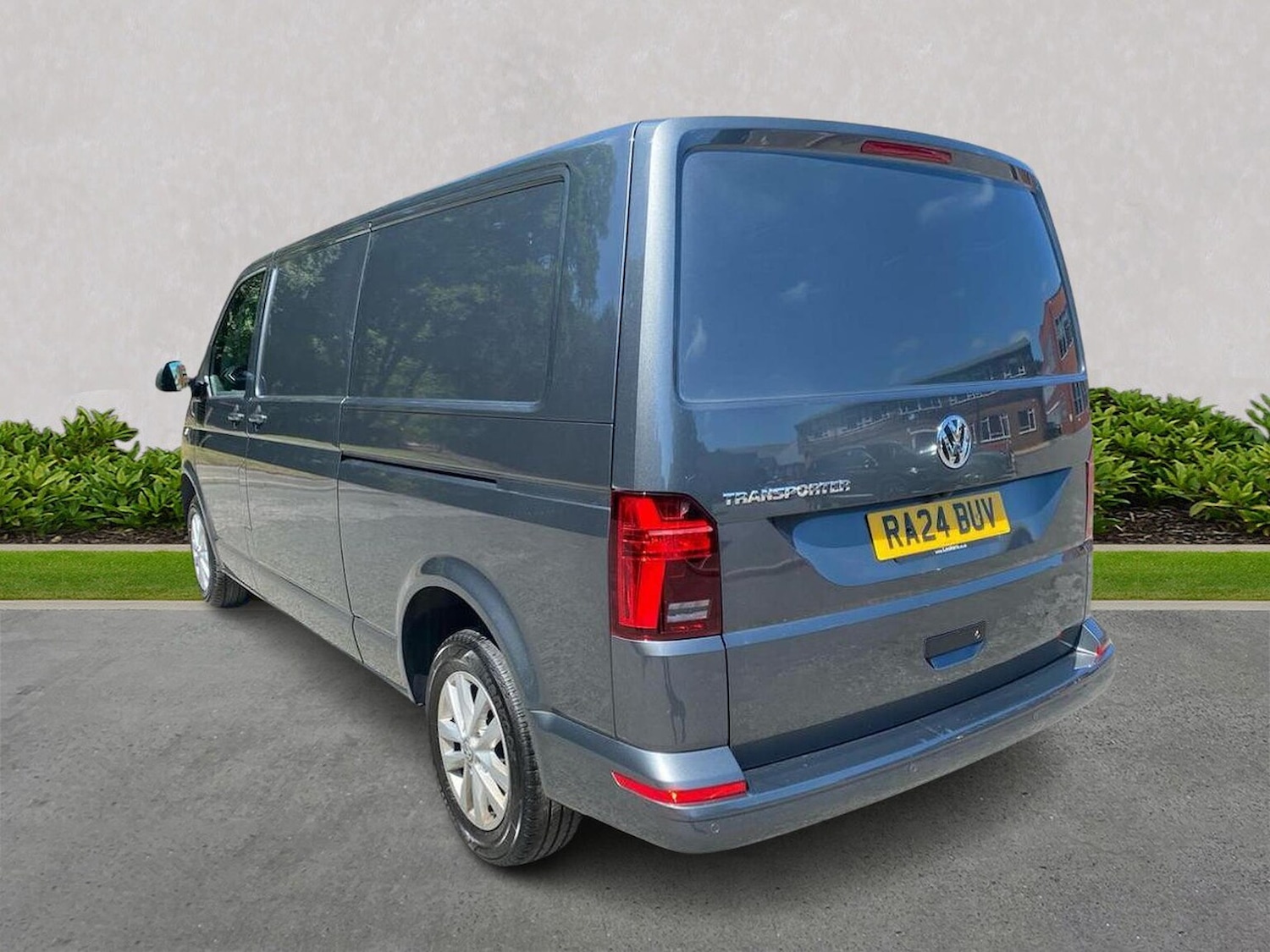 Used Volkswagen Transporter 2024 for sale - 76706440: Photo 2
