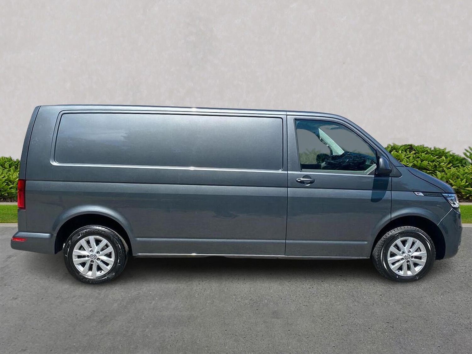 Used Volkswagen Transporter 2024 for sale - 76706440: Photo 3