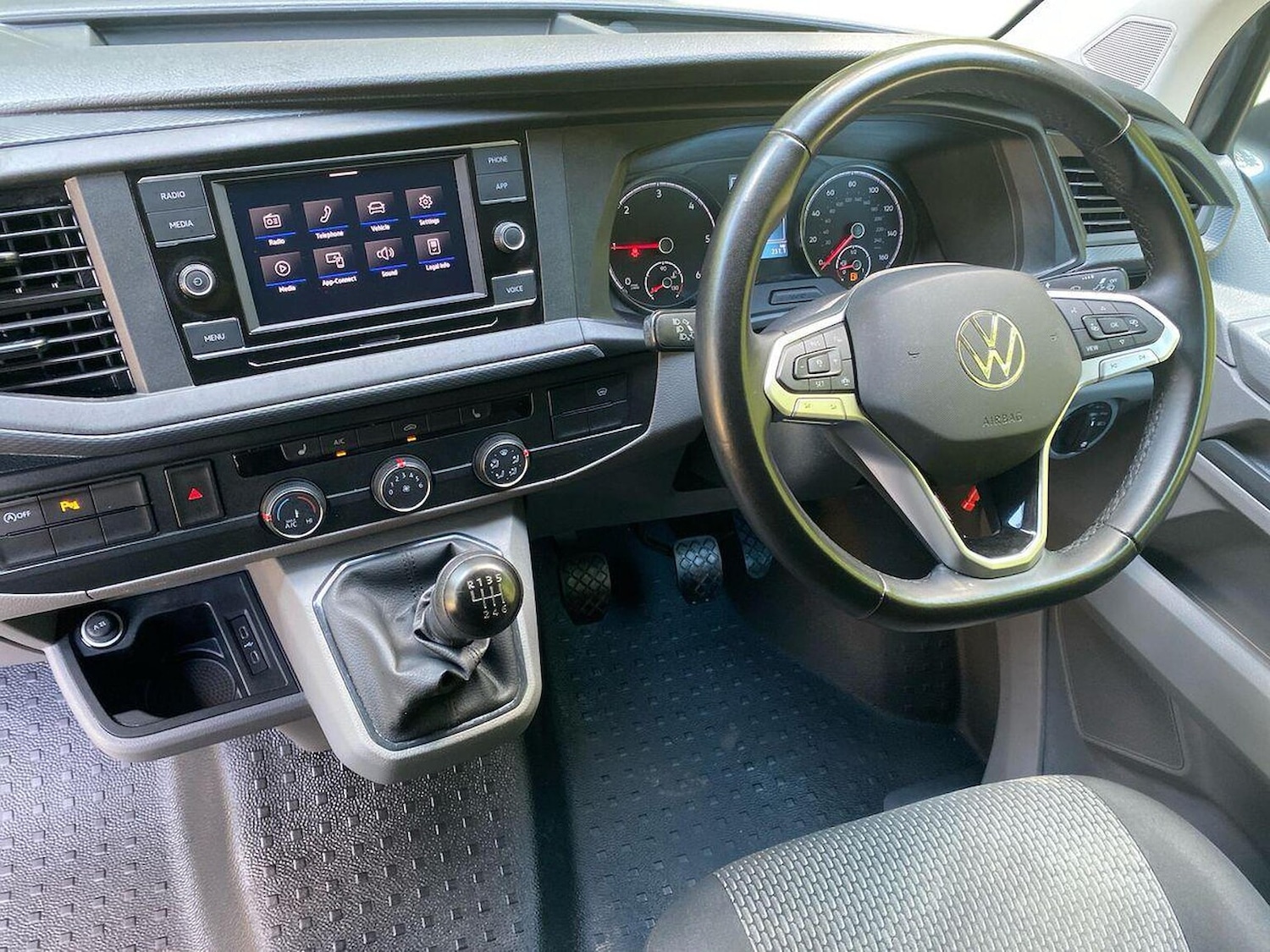 Used Volkswagen Transporter 2024 for sale - 76706440: Photo 7