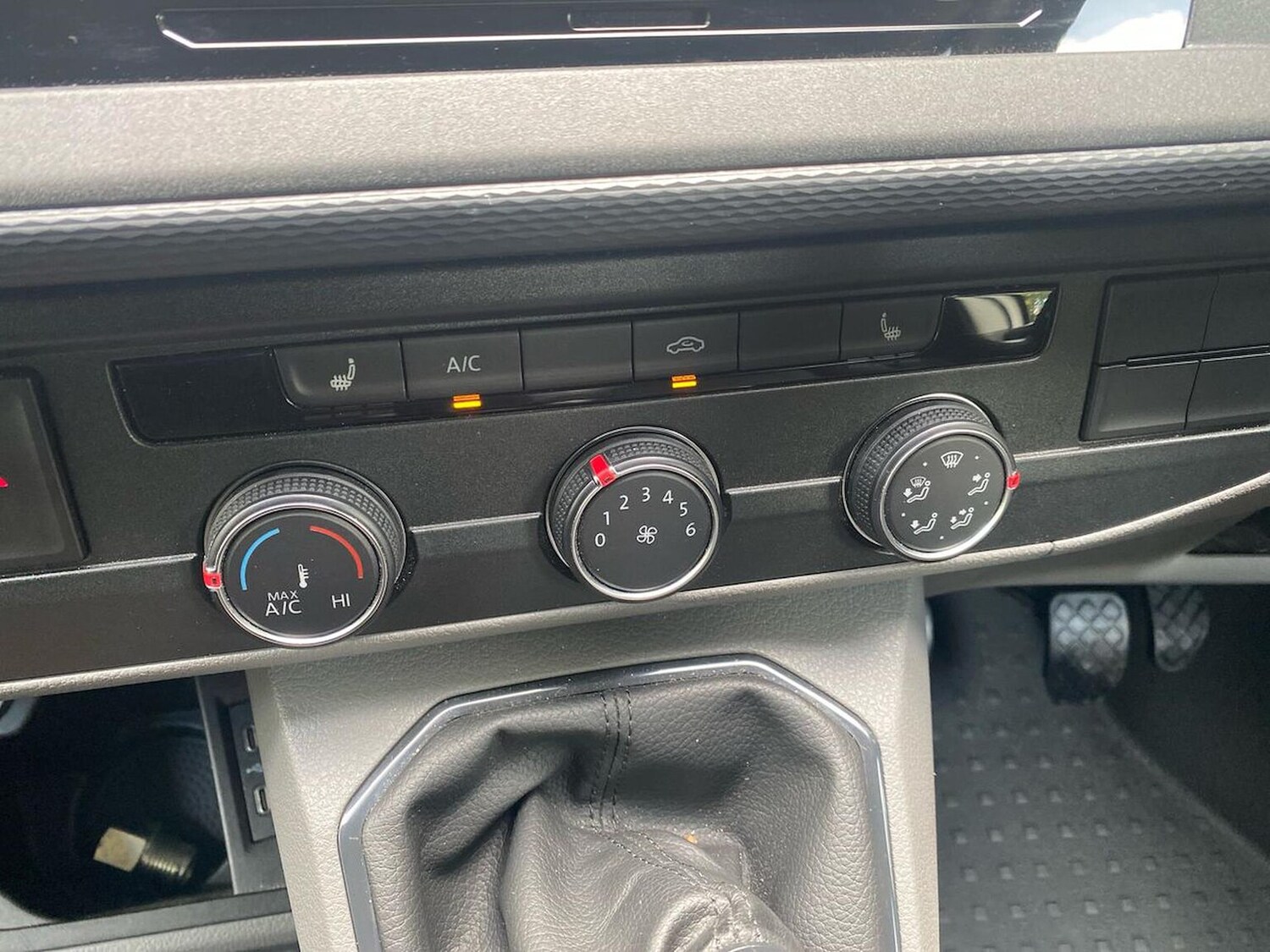 Used Volkswagen Transporter 2024 for sale - 77487496: Photo 12