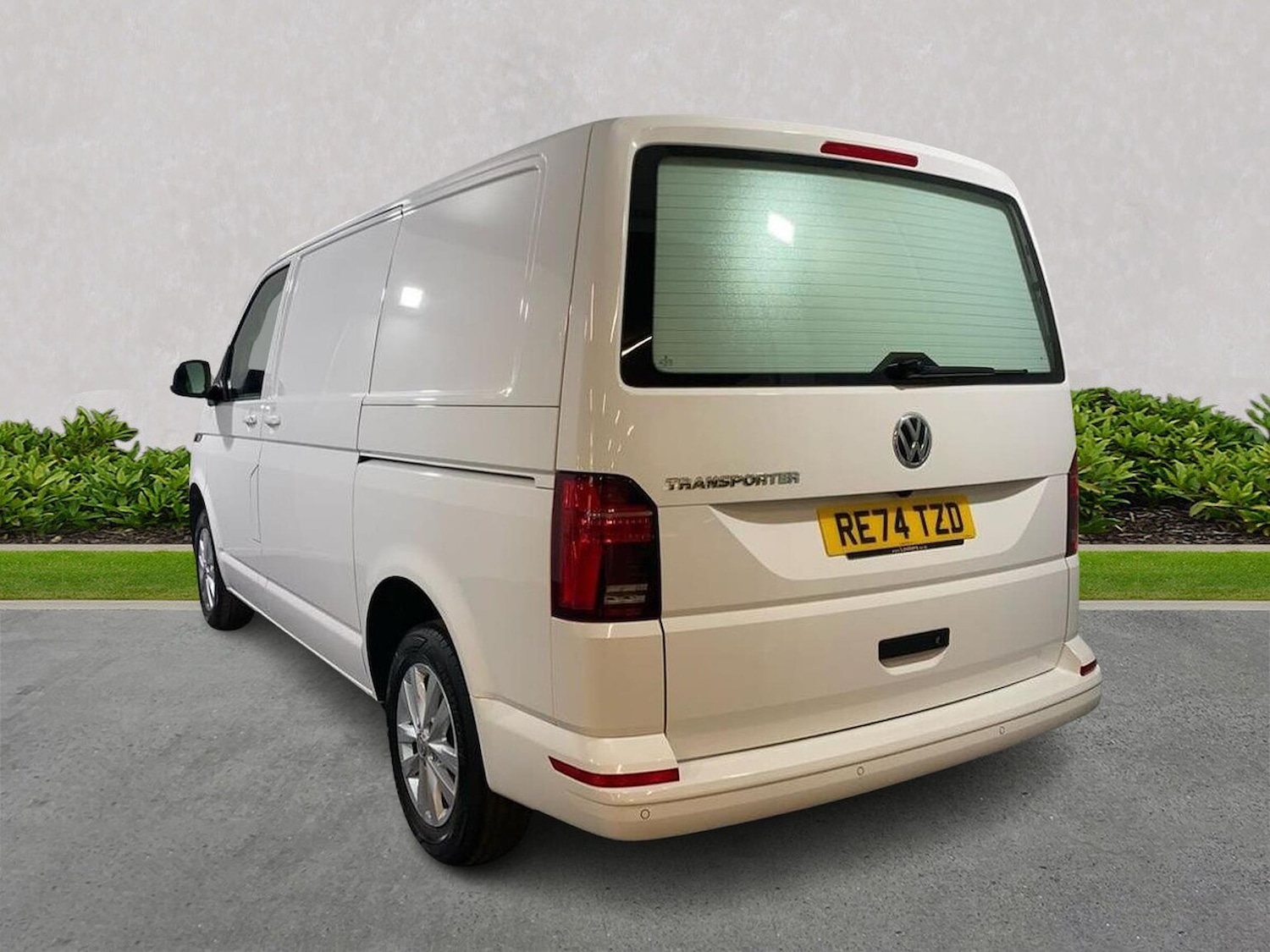 Used Volkswagen Transporter 2024 for sale - 77487555: Photo 2