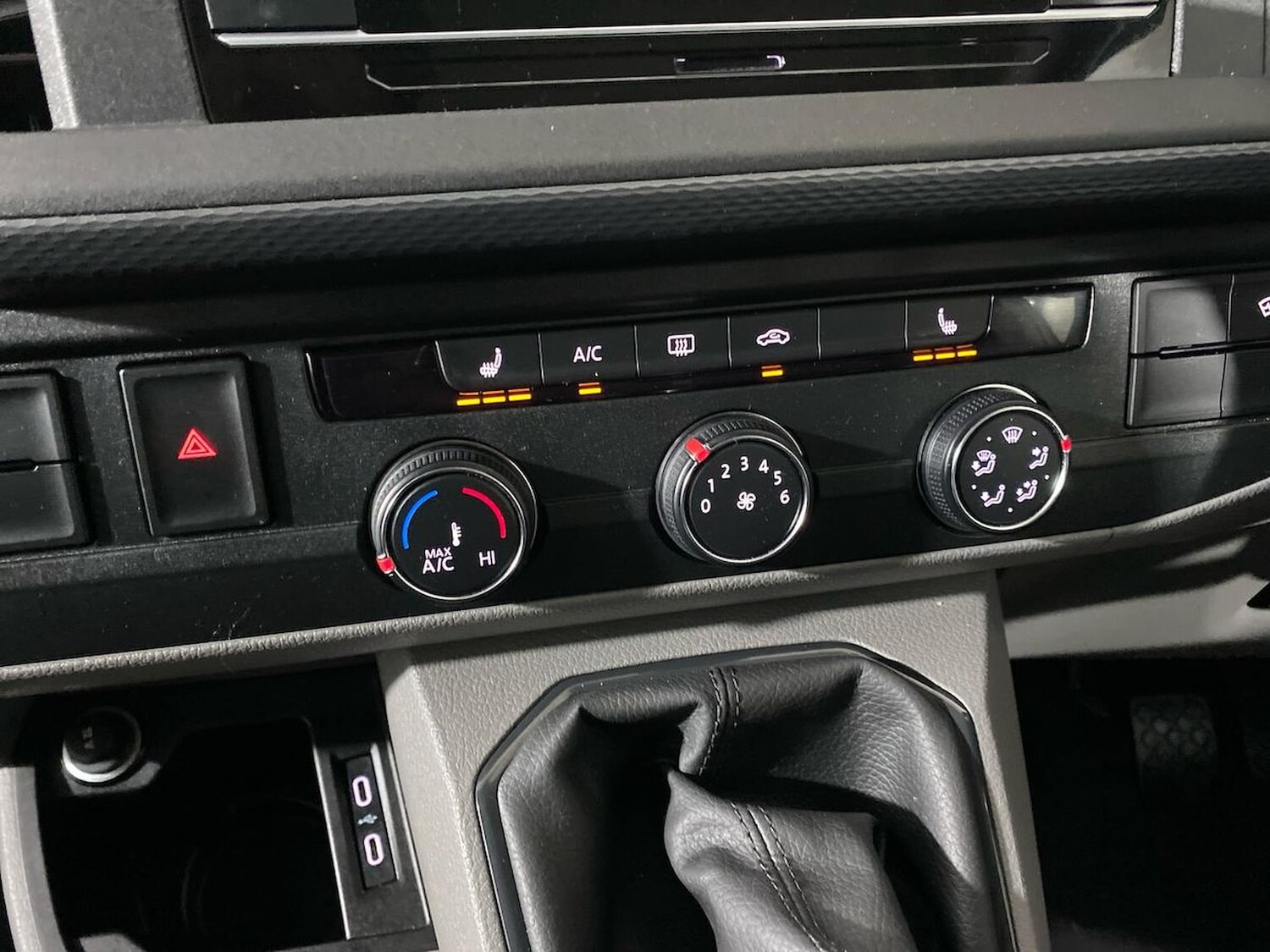 Used Volkswagen Transporter 2024 for sale - 77487555: Photo 33