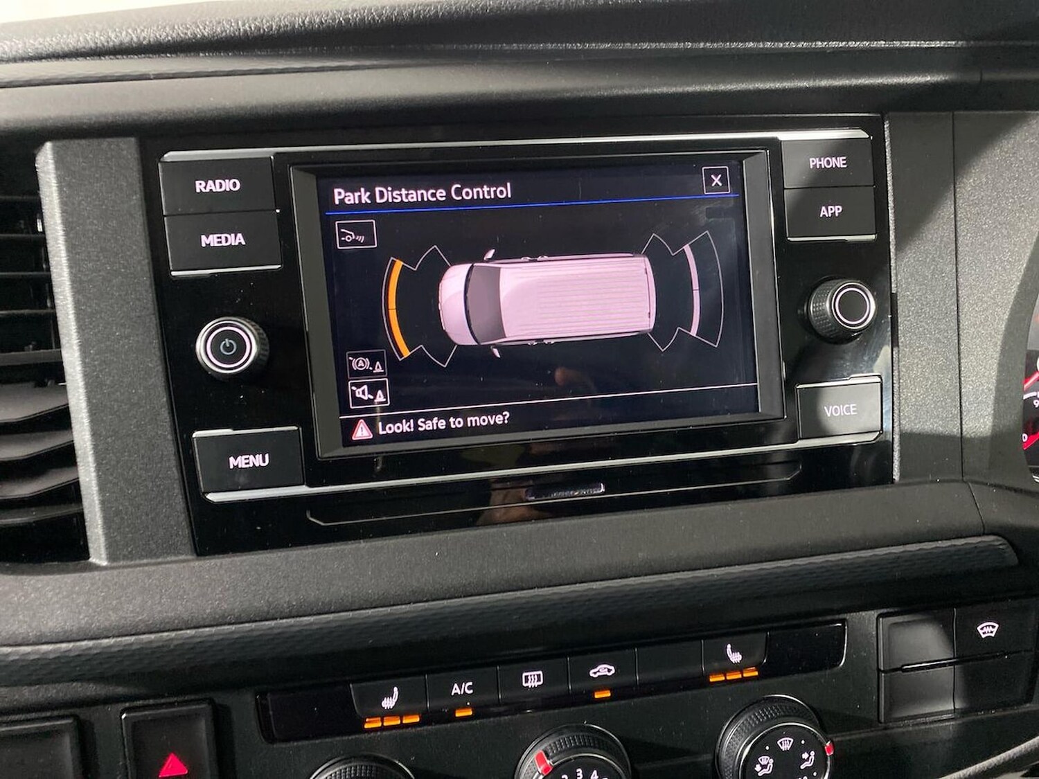 Used Volkswagen Transporter 2024 for sale - 77487555: Photo 34