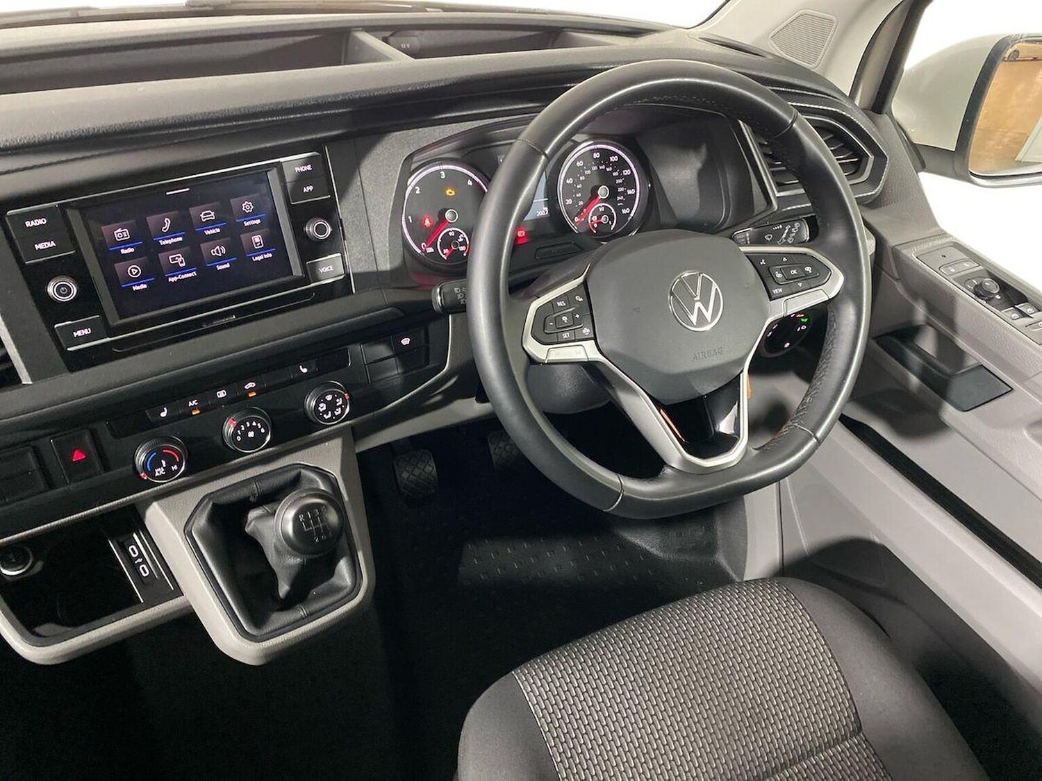 Used Volkswagen Transporter 2024 for sale - 77487555: Photo 8