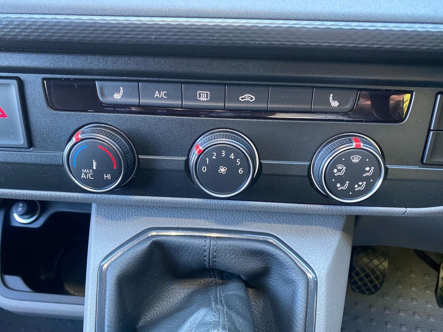 Used Volkswagen Transporter 2024 for sale - 76127202: Photo 12