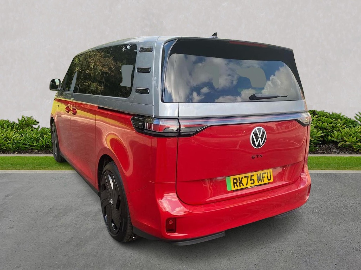 Used Volkswagen ID.Buzz 2025 for sale - 77487503: Photo 2