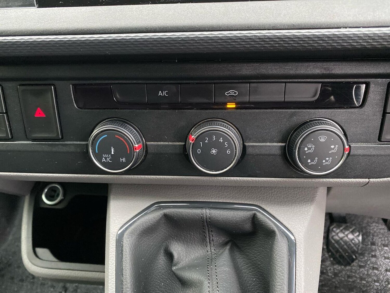 Used Volkswagen Transporter 2023 for sale - 77487492: Photo 12