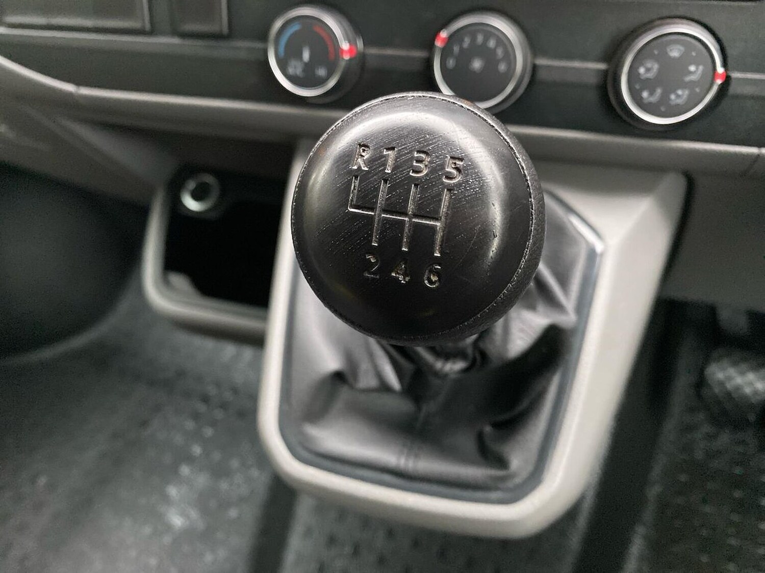 Used Volkswagen Transporter 2023 for sale - 77487492: Photo 38