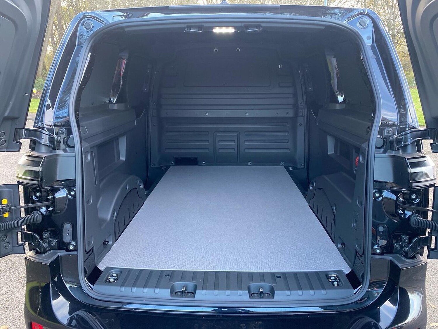 Used Volkswagen ID.Buzz 2025 for sale - 77487429: Photo 17