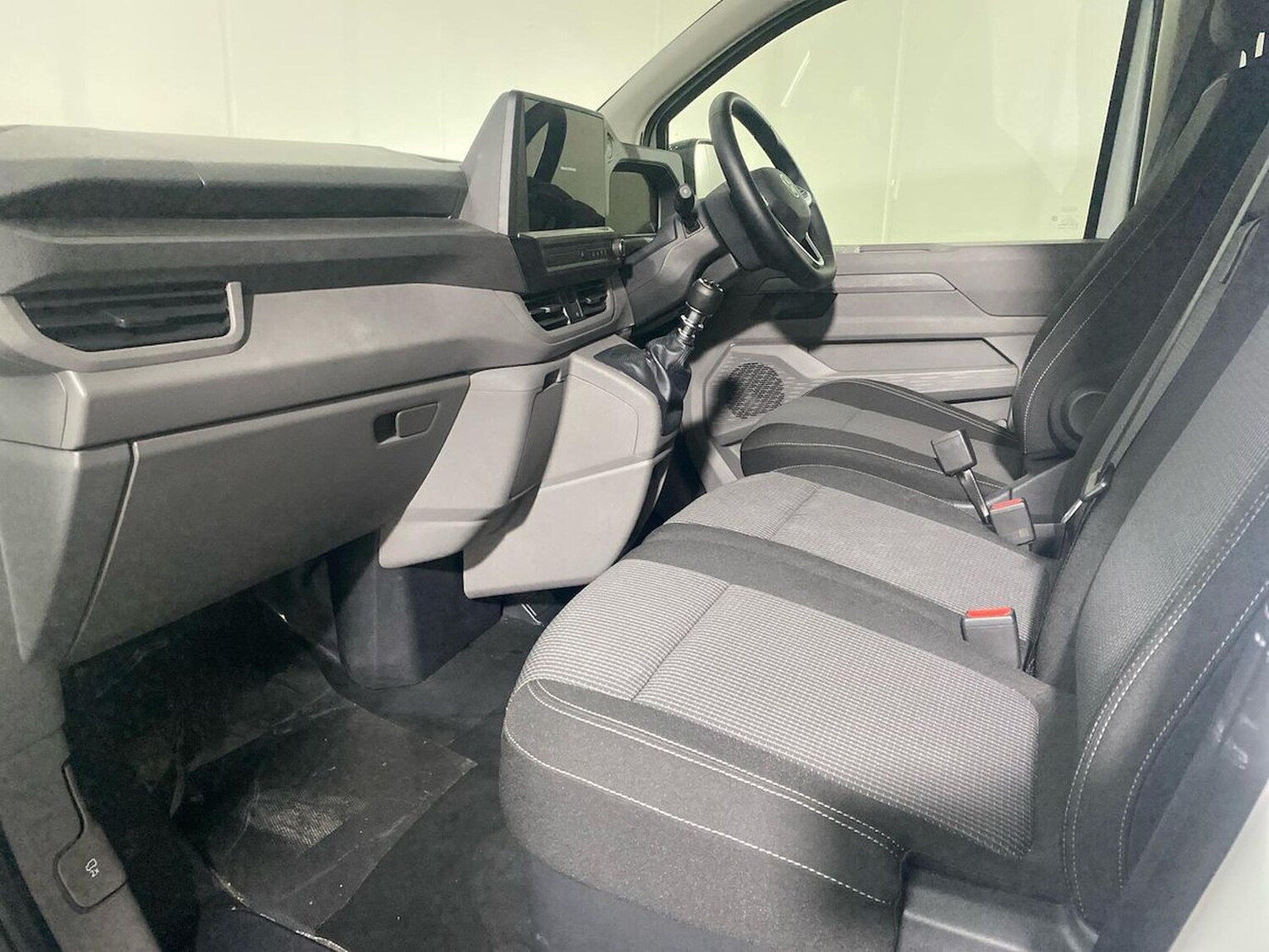 Used Volkswagen Transporter 2025 for sale - 77487398: Photo 16