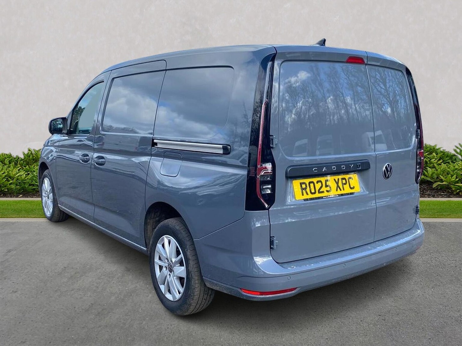 Used Volkswagen Caddy Maxi 2025 for sale - 78018471: Photo 2