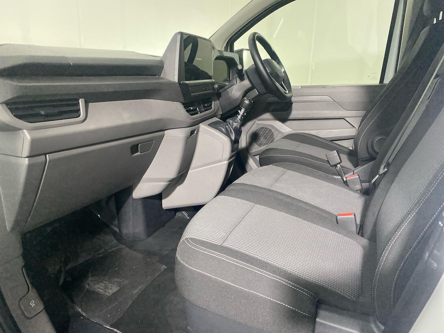 Used Volkswagen Transporter 2025 for sale - 76963567: Photo 16