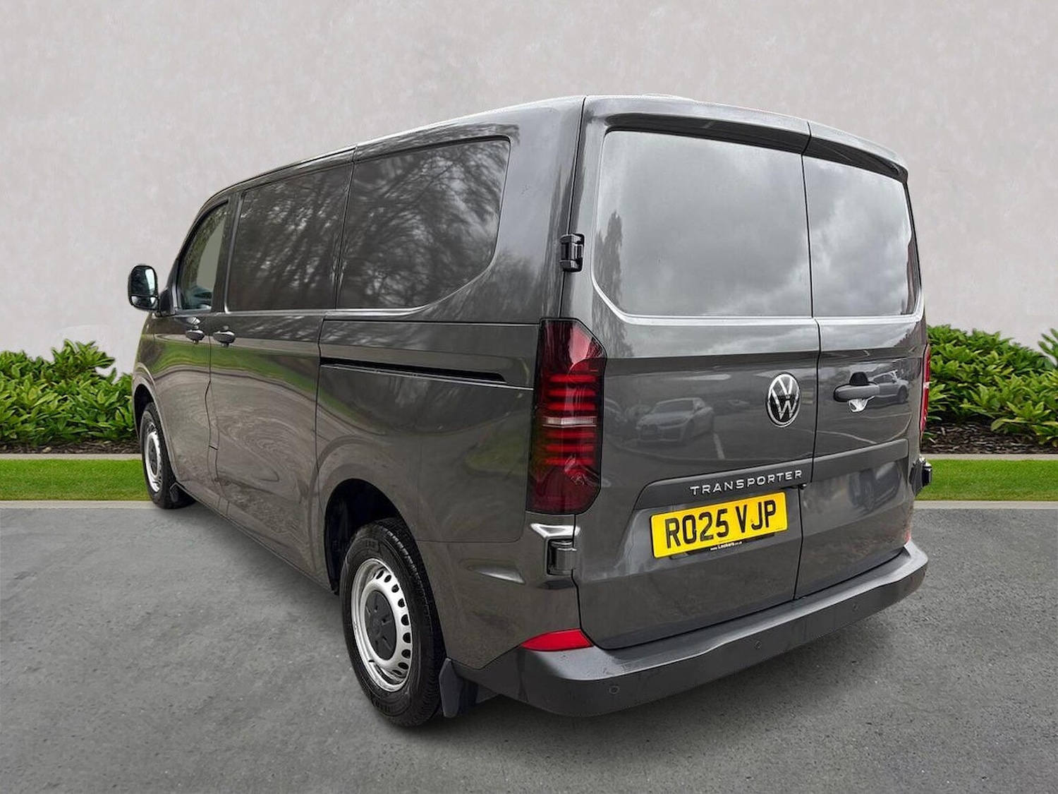 Used Volkswagen Transporter 2025 for sale - 78106320: Photo 2