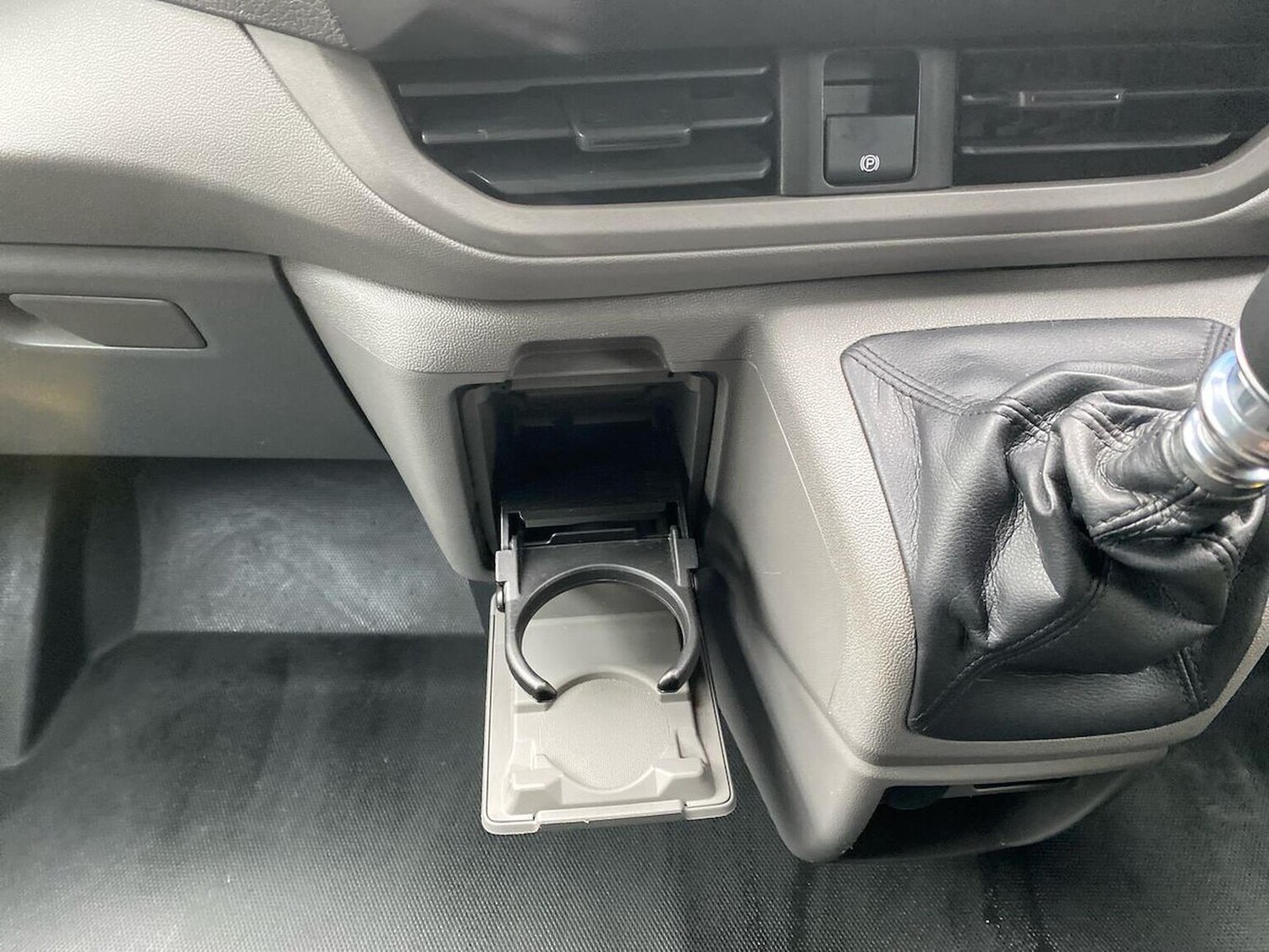 Used Volkswagen Transporter 2025 for sale - 77487396: Photo 37