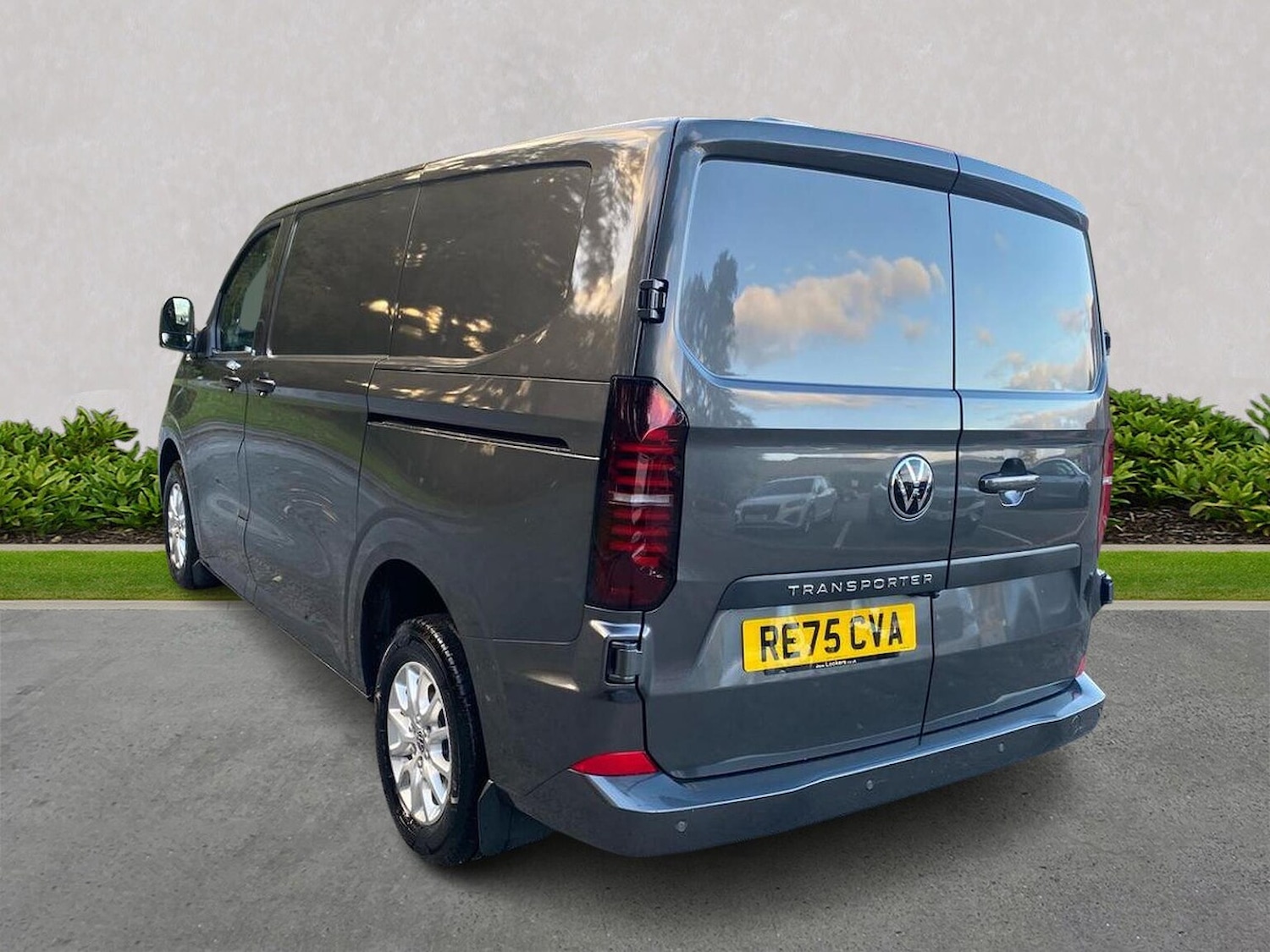 Used Volkswagen Transporter 2025 for sale - 76663794: Photo 2