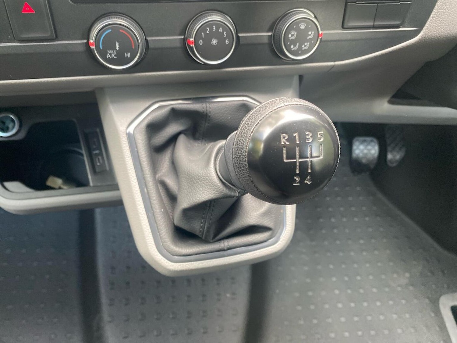 Used Volkswagen Transporter 2024 for sale - 76089107: Photo 13