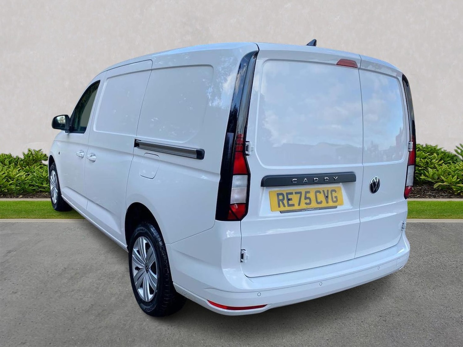 Used Volkswagen Caddy Maxi 2025 for sale - 76741234: Photo 2