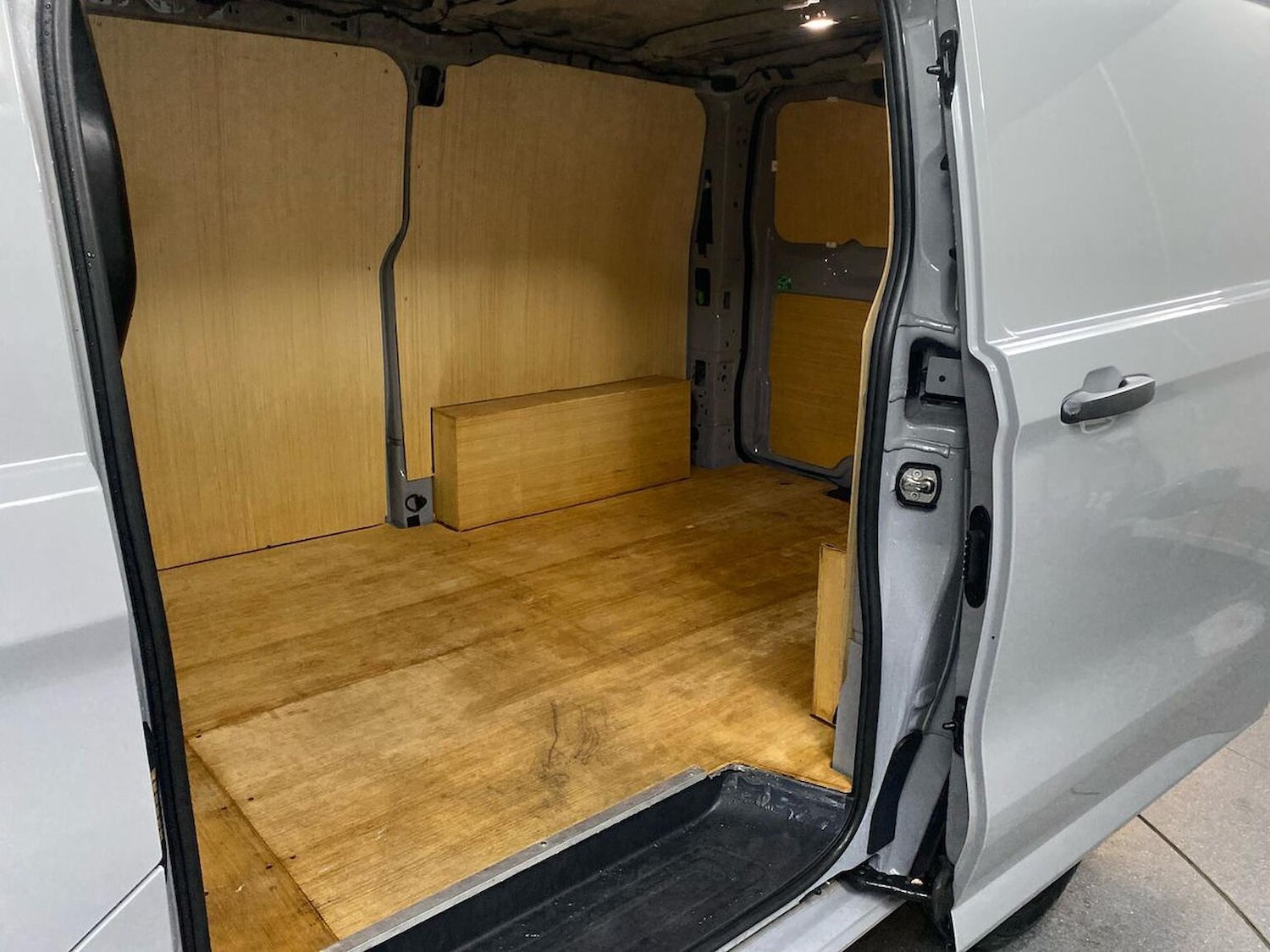 Used Volkswagen Transporter 2025 for sale - 77888648: Photo 24