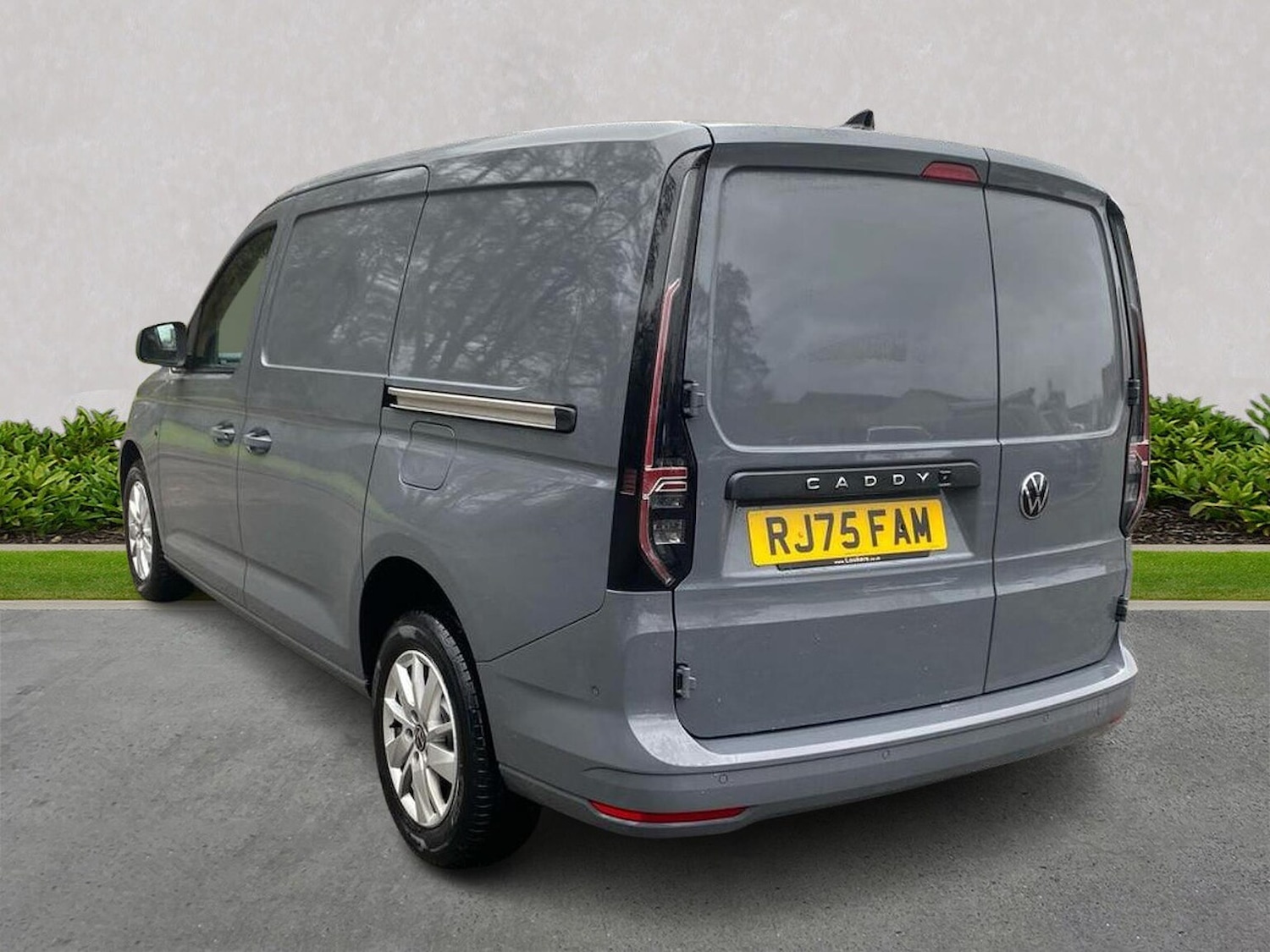 Used Volkswagen Caddy Maxi 2025 for sale - 77487355: Photo 2