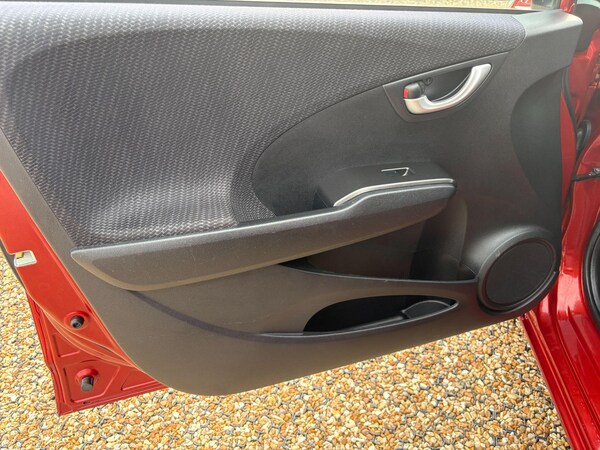 Used Honda Jazz 2014 for sale - 76214419: Photo 41