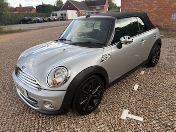 Used MINI Convertible 2011 for sale - 75904684: Photo