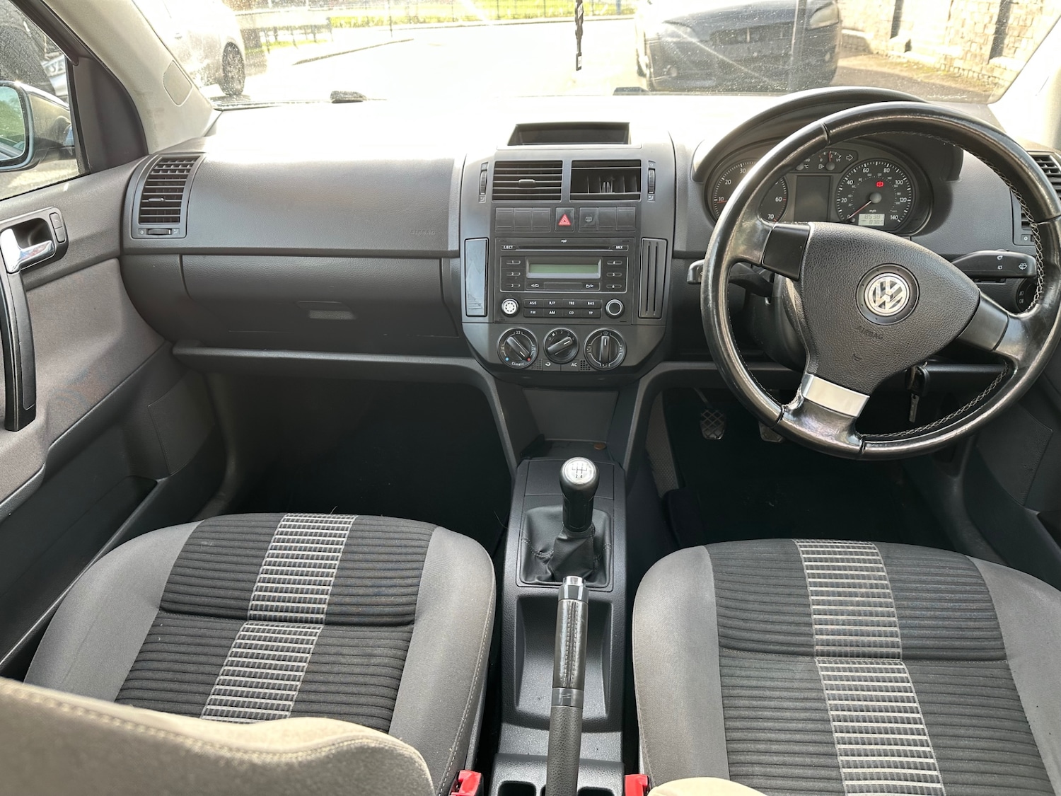 Used Volkswagen Polo 2009 for sale - 77798689: Photo 9