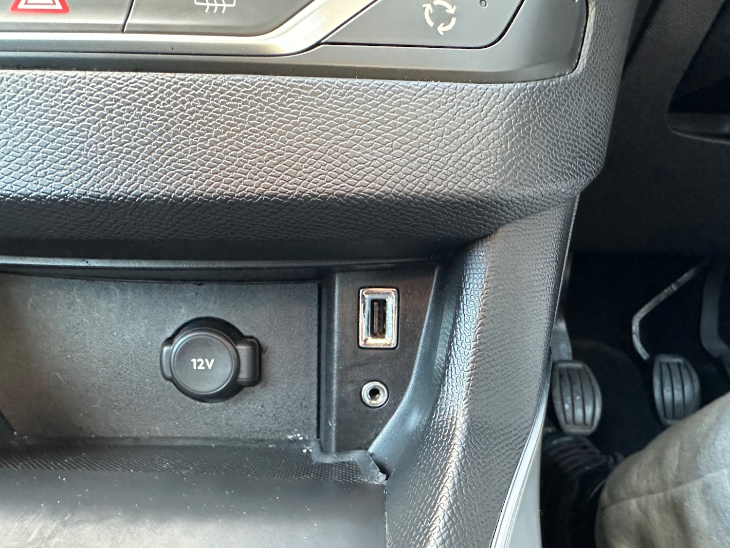 Used Peugeot 308 2015 for sale - 77039168: Photo 18