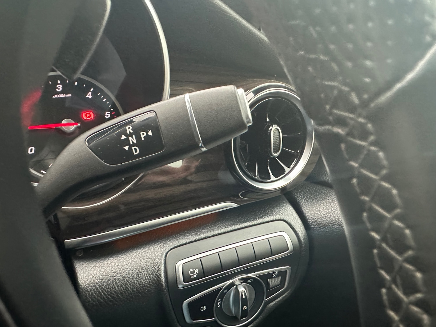 Used Mercedes-Benz V-Class 2019 for sale - 76440067: Photo 16