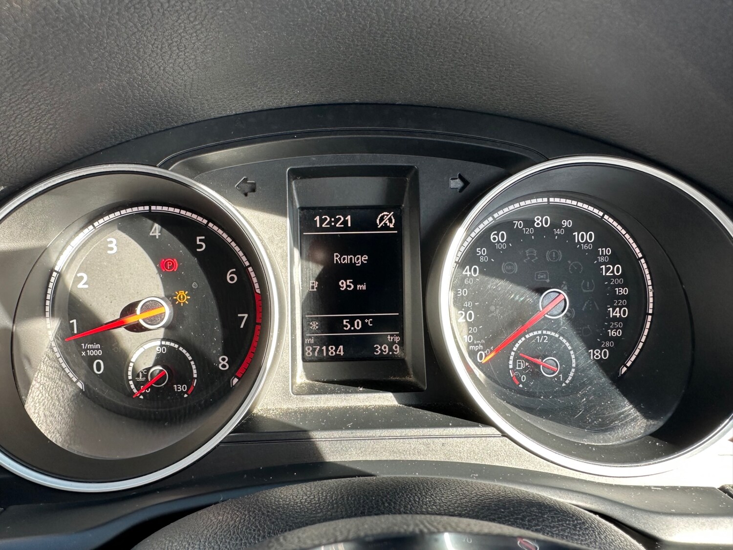 Used Volkswagen Scirocco 2016 for sale - 77565823: Photo 16