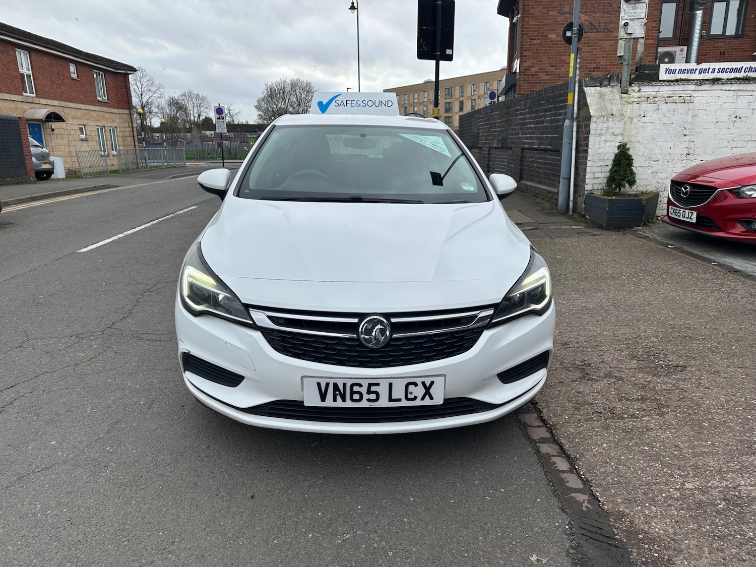 Used Vauxhall Astra 2015 for sale - 77782098: Photo 2