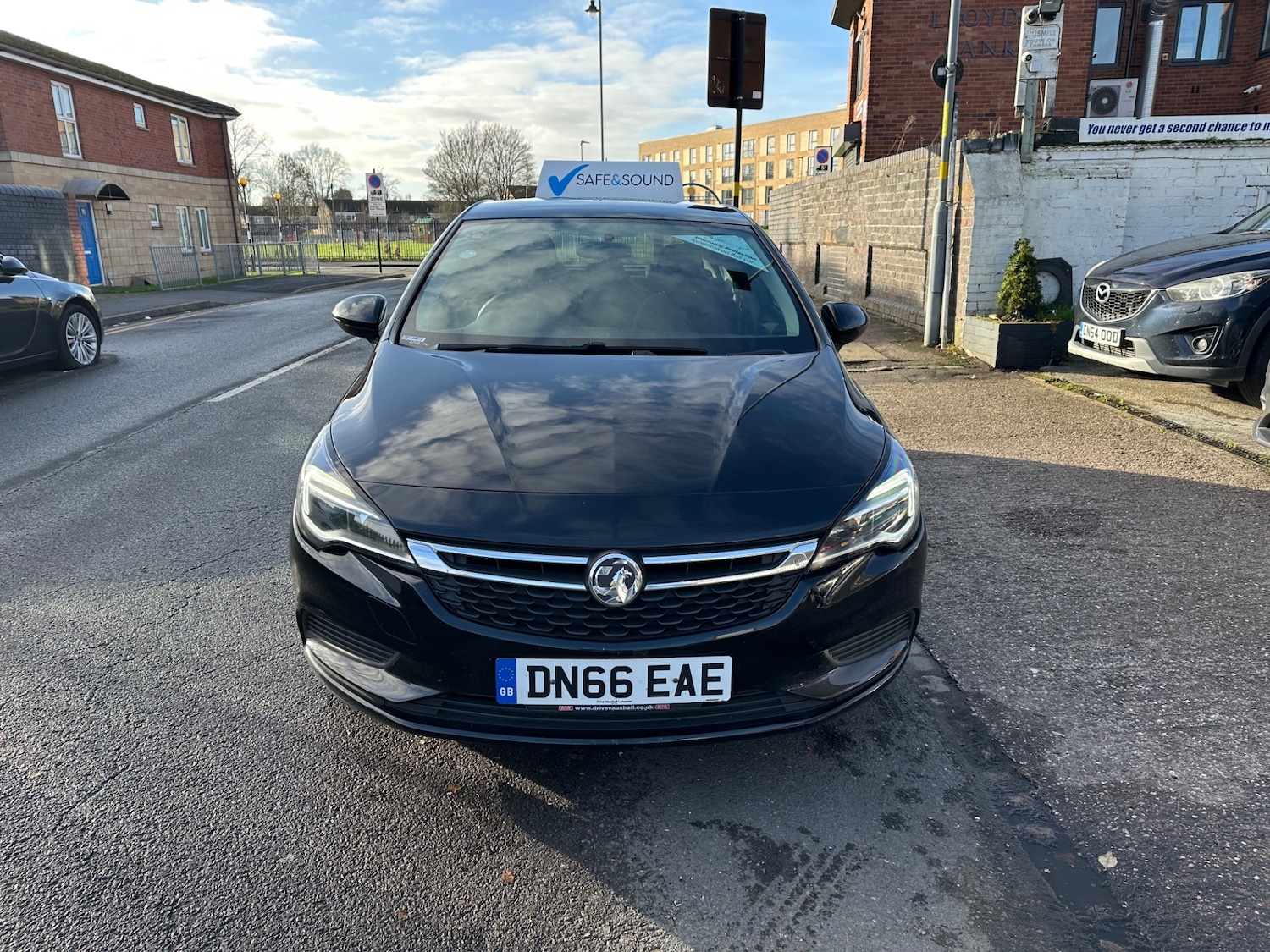 Used Vauxhall Astra 2016 for sale - 77039196: Photo 2