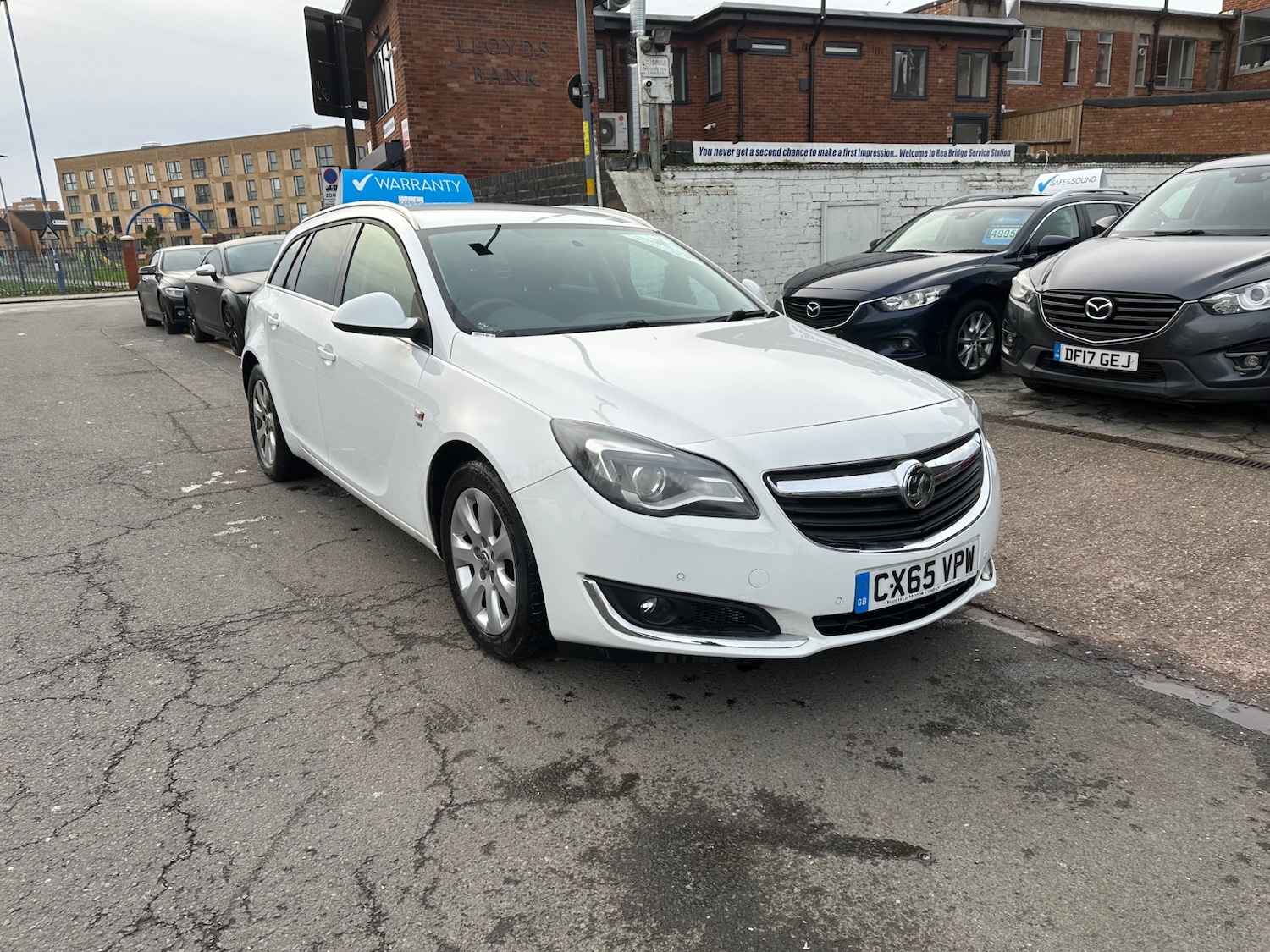 Used Vauxhall Insignia 2015 for sale - 77565819: Photo 1