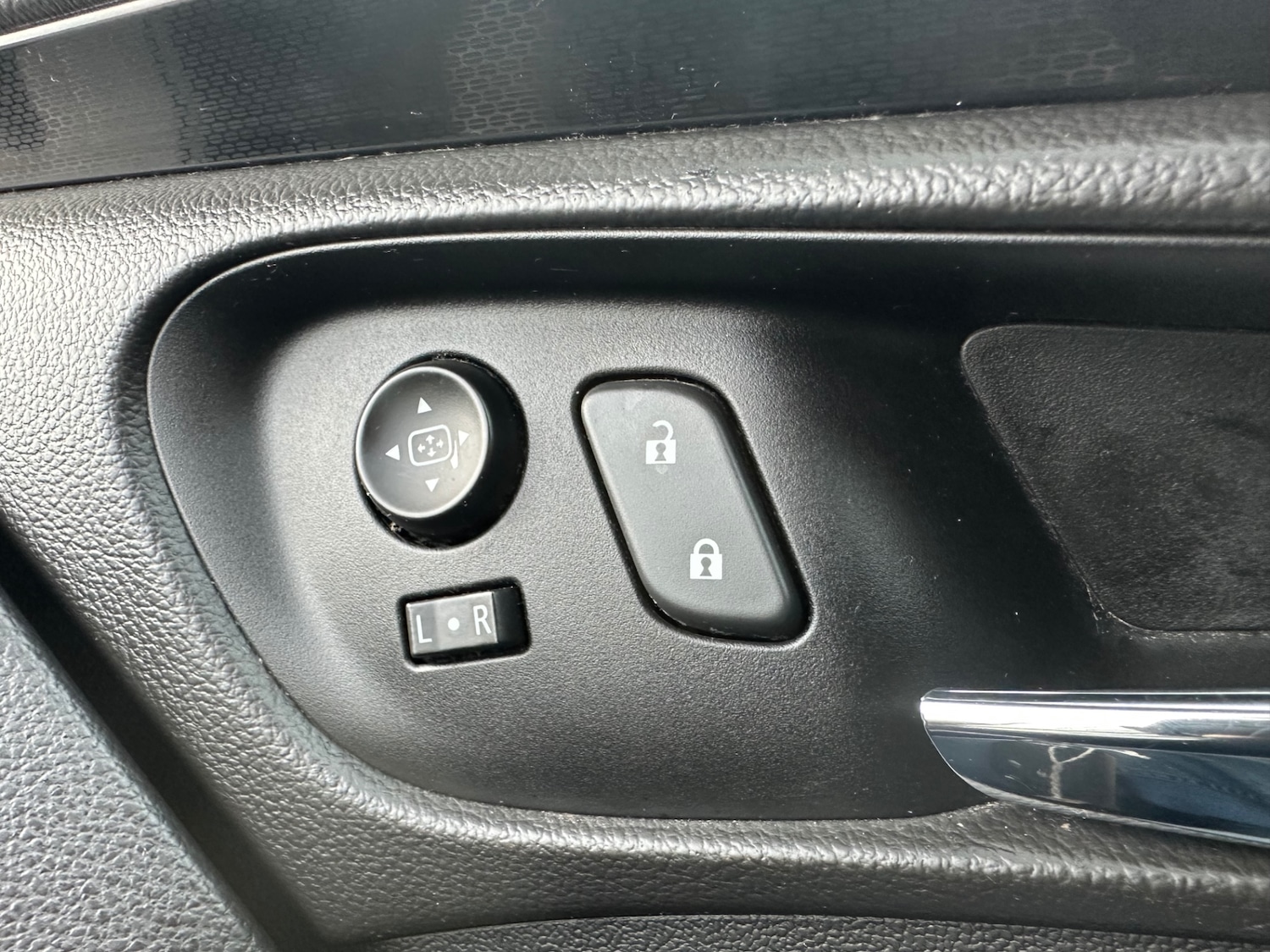 Used Vauxhall Insignia 2015 for sale - 77565819: Photo 25