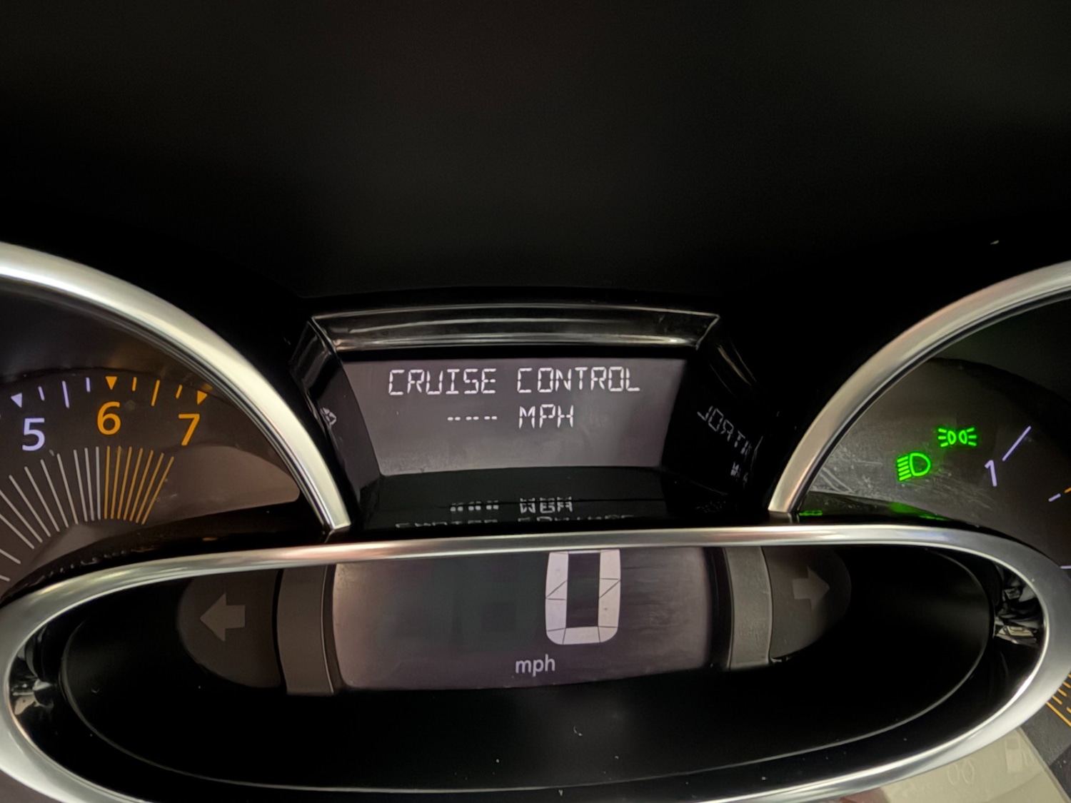 Used Renault Clio 2015 for sale - 77622770: Photo 11