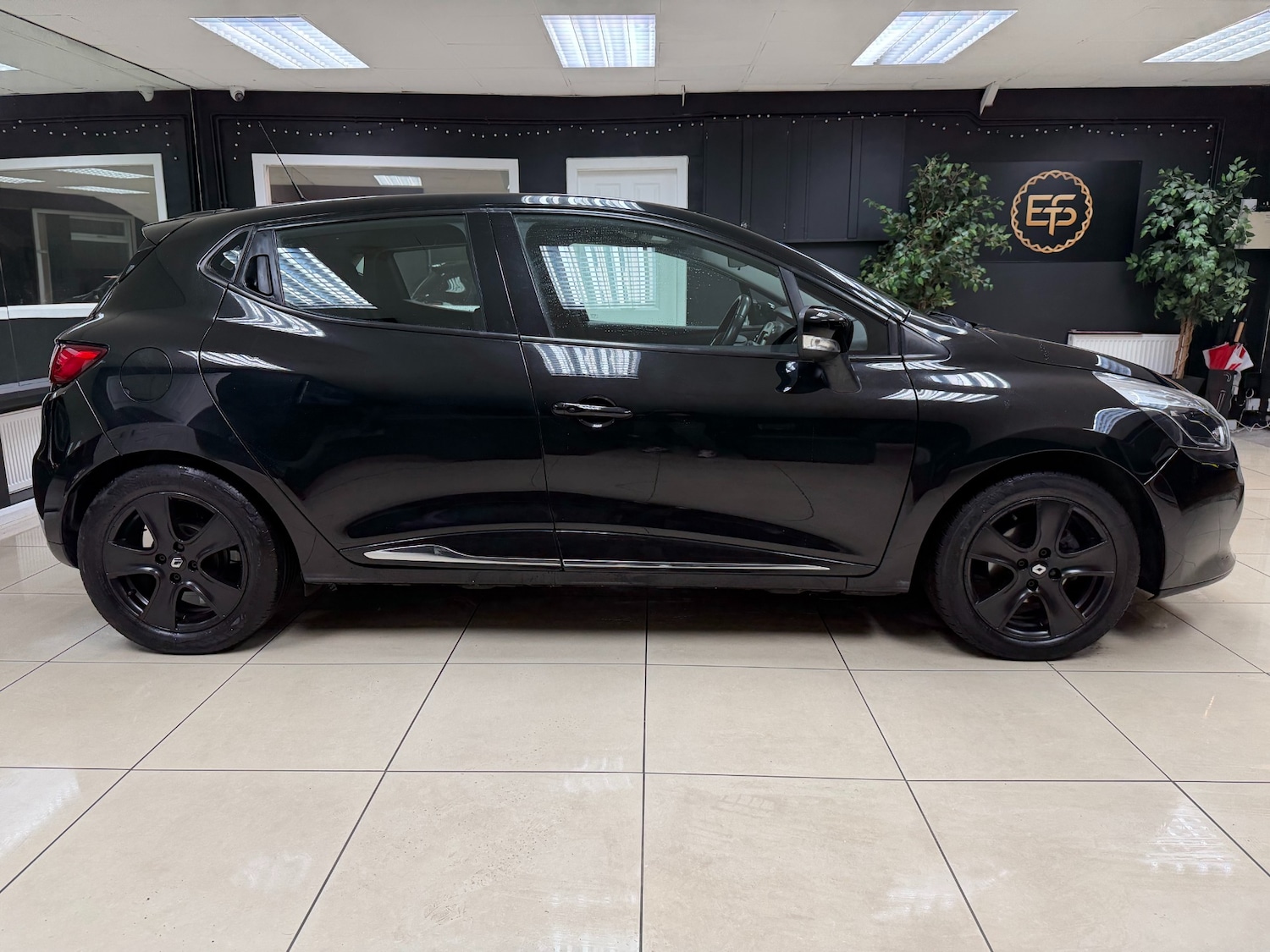 Used Renault Clio 2015 for sale - 77622770: Photo 5