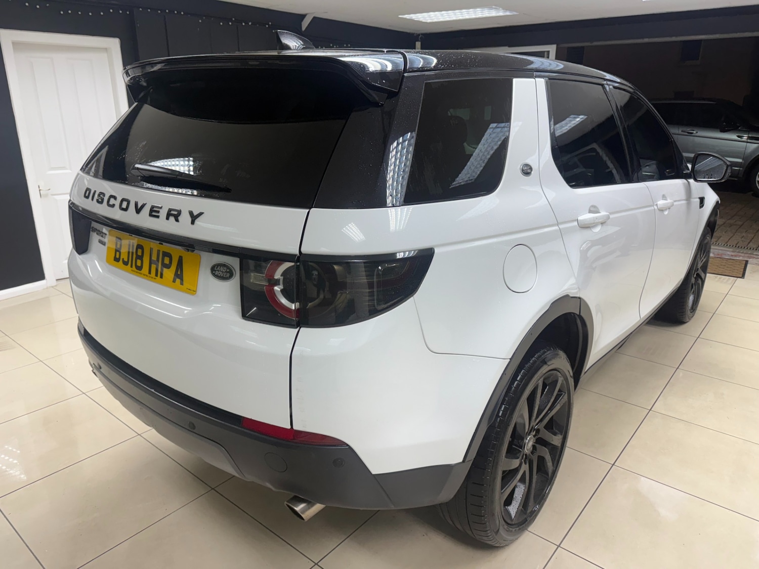Used Land Rover Discovery Sport 2018 for sale - 77228544: Photo 8