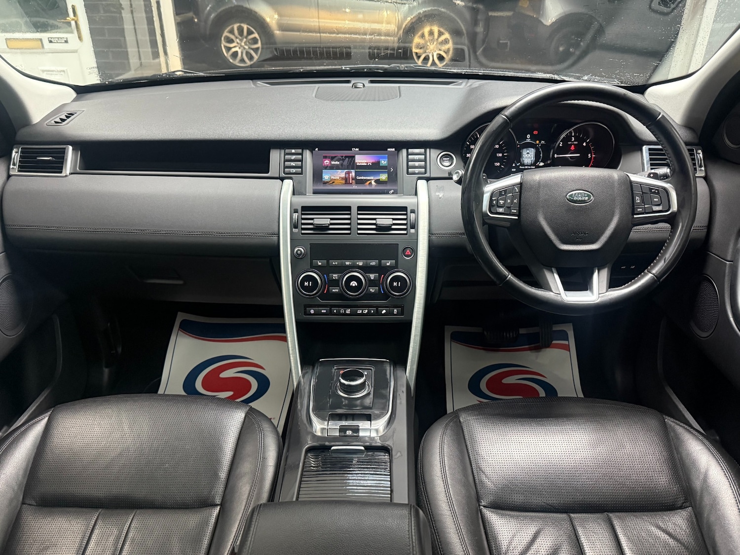 Used Land Rover Discovery Sport 2018 for sale - 77228544: Photo 9