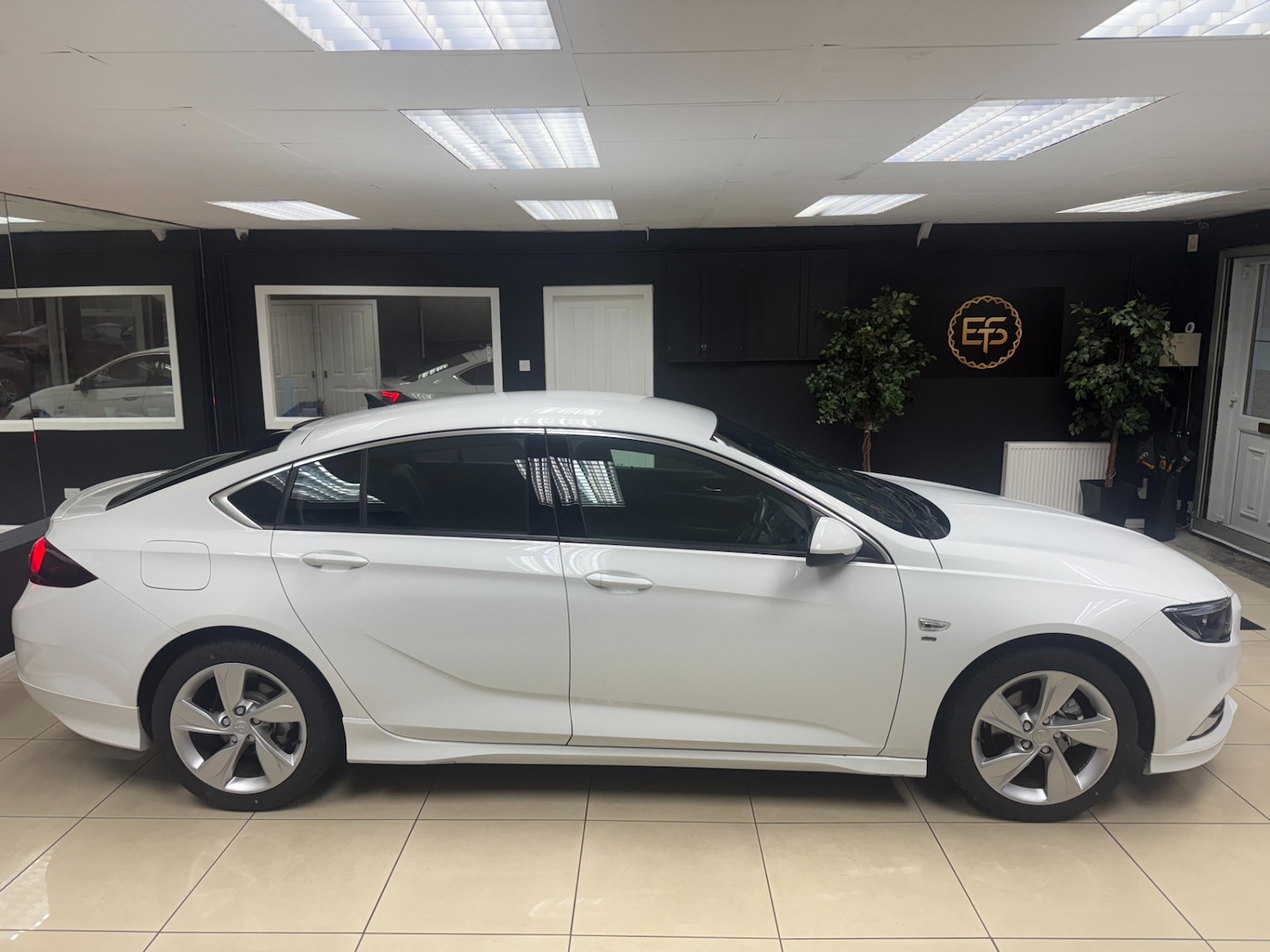 Used Vauxhall Insignia 2019 for sale - 76508083: Photo 5