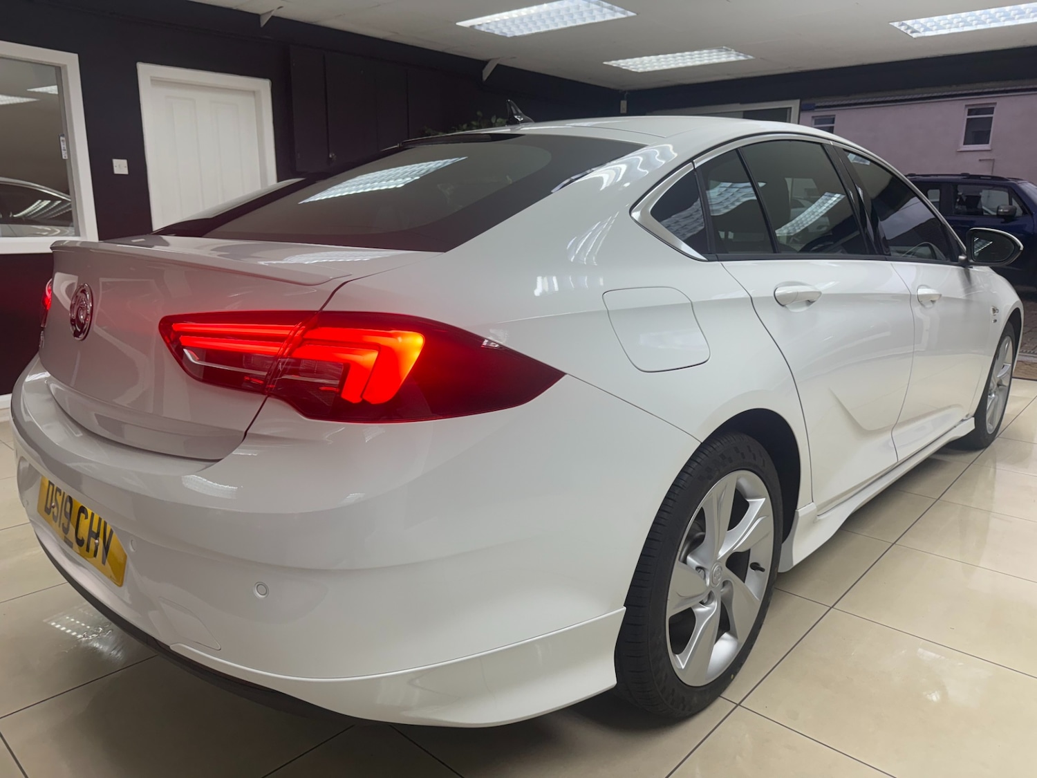 Used Vauxhall Insignia 2019 for sale - 76508083: Photo 7