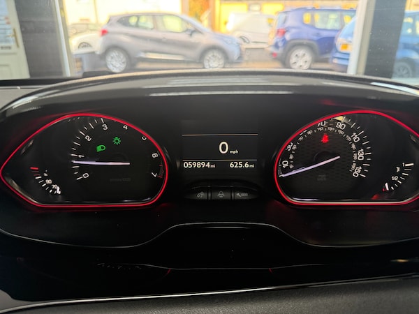 Used Peugeot 208 2016 for sale - 76222077: Photo 13